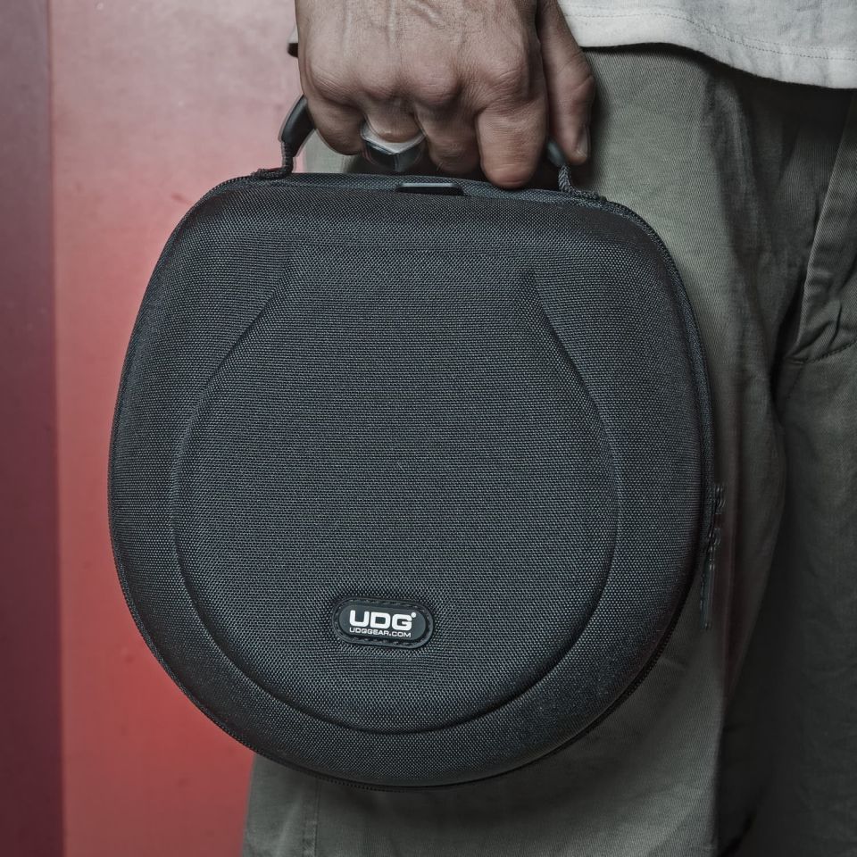 UDG Creator Siyah Büyük Kulaklık HARDCASE