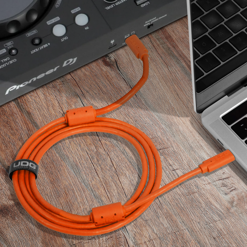 UDG SES KABLOSU USB 3.2 C-C TURUNCU DÜZ (1,5 metre)